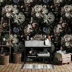 Beyaz Şakayıklar ve Mavi Asterler Zarif Çiçek Tasarımı Duvar Kağıdı